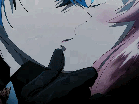 поцелуй риша и арнольд.gif